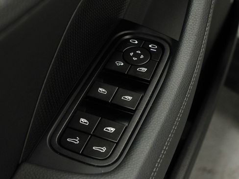 Certified 2025 Porsche Panamera 4 AWD/4WD image 31