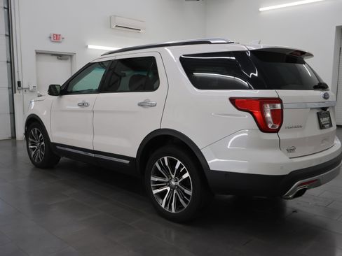 Used 2016 Ford Explorer Platinum AWD/4WD image 6