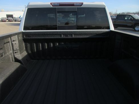 New 2026 GMC Sierra 1500 SLT image 7