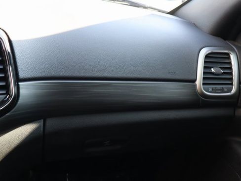 Used 2021 Jeep Grand Cherokee Laredo X image 31