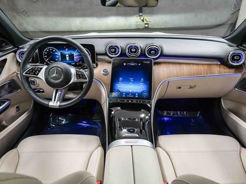 Used 2023 Mercedes-Benz C 300 Sedan image 12