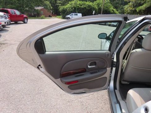 Used 2004 Chrysler 300M FWD image 10