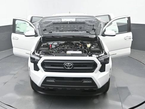 New 2026 Toyota Tacoma SR5 AWD/4WD image 32
