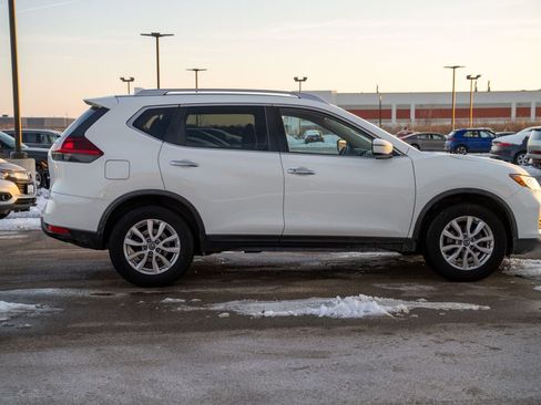 Used 2018 Nissan Rogue SV image 8