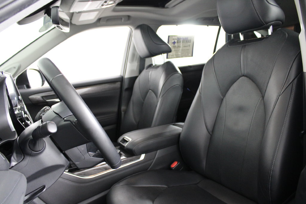 Used 2023 Toyota Highlander Limited AWD/4WD image 17