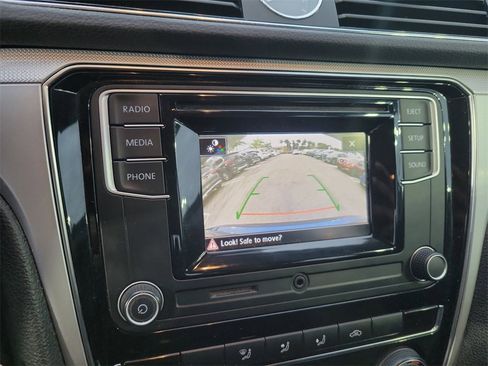 Used 2017 Volkswagen Passat 1.8T S image 23