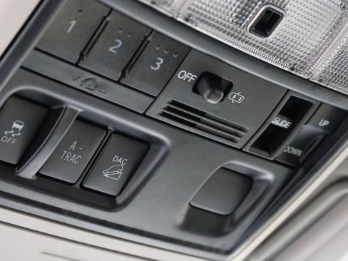 Used 2018 Toyota 4Runner SR5 Premium image 10