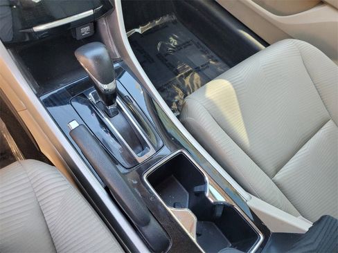 Used 2017 Honda Accord LX image 24