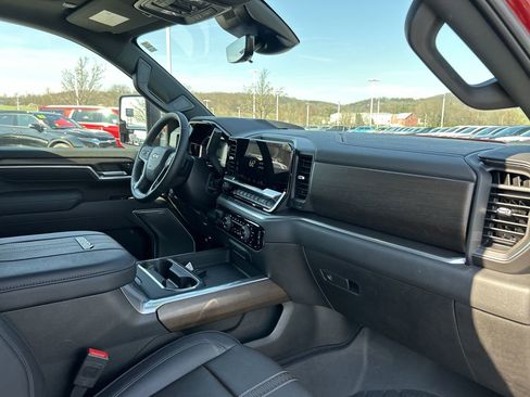 Used 2025 Chevrolet Silverado 3500 High Country w/ High Country Premium Package image 17