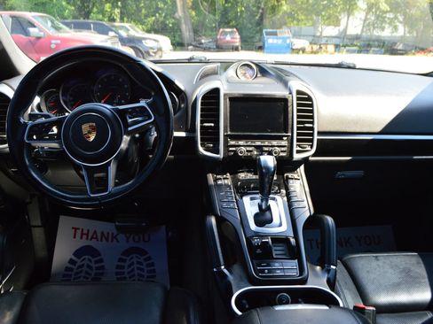 Used 2016 Porsche Cayenne AWD/4WD image 17