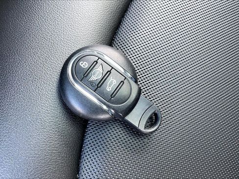 Used 2022 MINI Cooper 4-Door Hardtop image 14