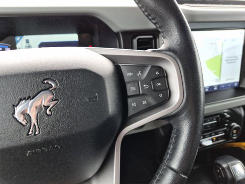 Used 2021 Ford Bronco Badlands image 19