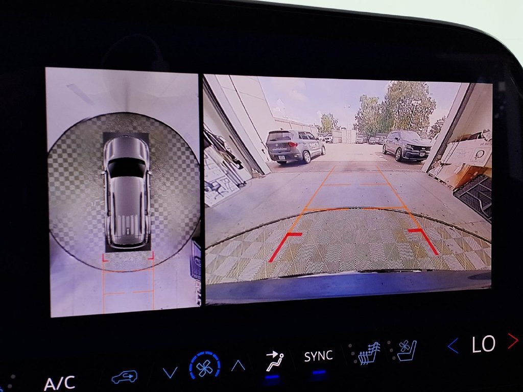 New 2027 Chevrolet Traverse RS FWD image 12