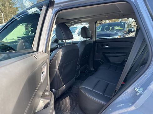 Used 2024 Nissan Rogue SL w/ SL Premium Package image 39