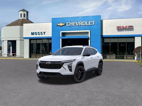 New 2026 Chevrolet Trax LT w/ Driver Confidence Package FWD image 8