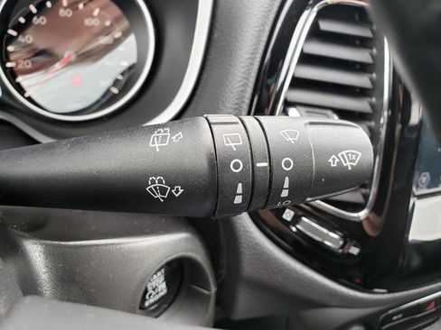 Used 2018 Jeep Compass Latitude w/ Popular Equipment Group FWD image 27