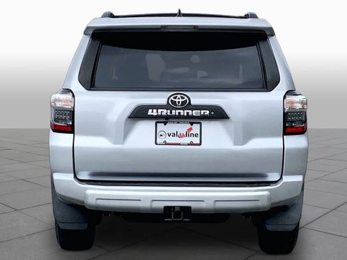Used 2015 Toyota 4Runner Trail Premium w/ Four Season Floor Mat Package AWD/4WD image 4