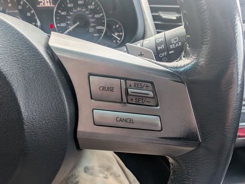 Used 2011 Subaru Outback 2.5i Limited image 12