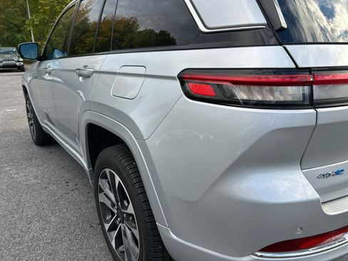 Used 2023 Jeep Grand Cherokee Overland w/ Luxury Tech Group IV image 54