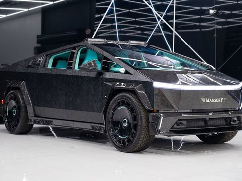 Used 2025 Tesla Cybertruck AWD Crew Cab image 1