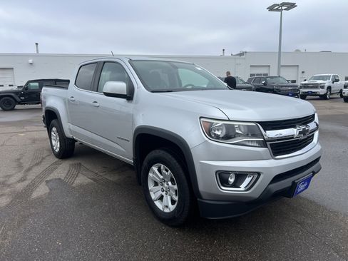 Used 2017 Chevrolet Colorado LT w/ LT Convenience Package image 3