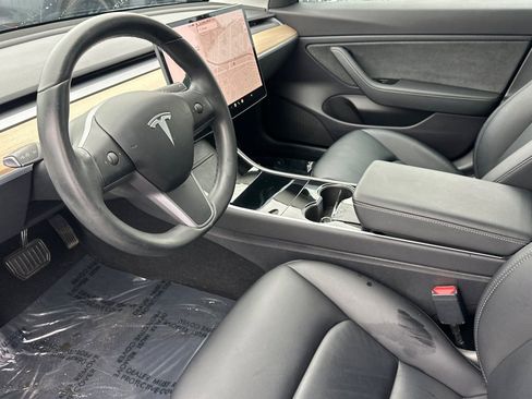 Used 2019 Tesla Model 3 Standard Range Plus image 9