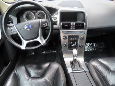 Used 2013 Volvo XC60 T6 AWD/4WD image 12