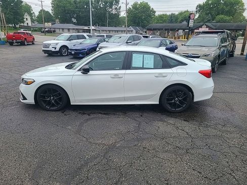 Used 2023 Honda Civic Sport image 3