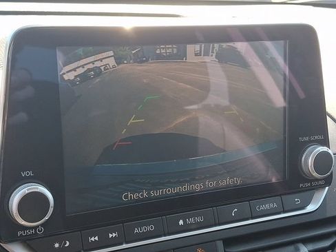 Used 2023 Nissan Altima 2.5 SR FWD image 19
