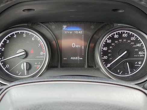 Used 2024 Toyota Camry SE image 10