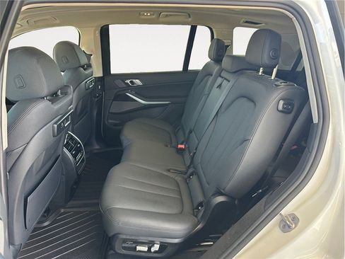 Used 2021 BMW X7 xDrive40i w/ Premium Package AWD/4WD image 13