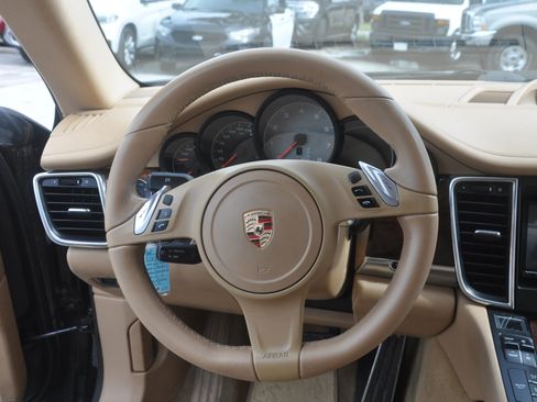Used 2013 Porsche Panamera 4S image 33