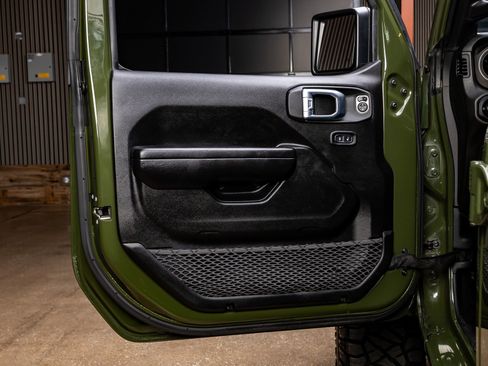 Used 2021 Jeep Wrangler Unlimited Sport AWD/4WD image 35