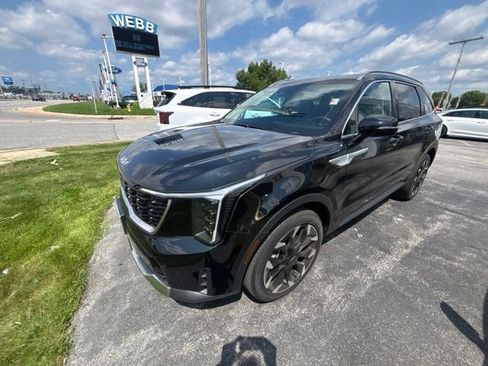 Certified 2025 Kia Sorento EX FWD image 3