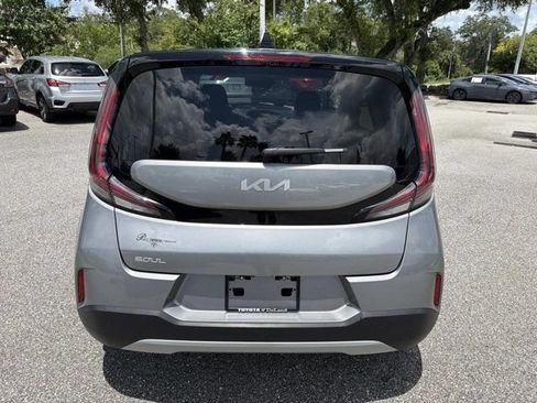 Used 2025 Kia Soul LX w/ LX Technology Package FWD image 3