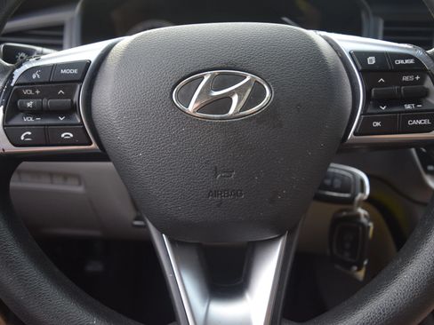 Used 2018 Hyundai Sonata SE FWD image 13