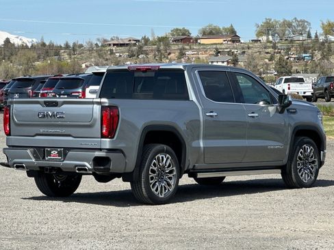 Used 2025 GMC Sierra 1500 Denali Ultimate image 3
