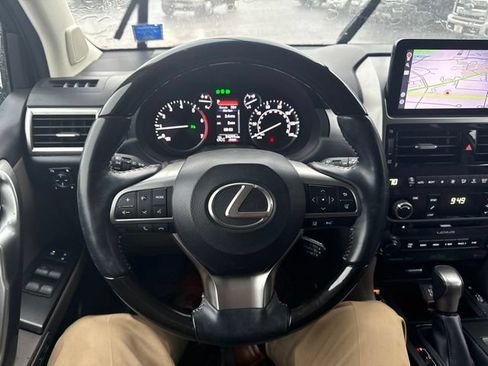 Used 2022 Lexus GX 460 Luxury w/ Accessory Package AWD/4WD image 11