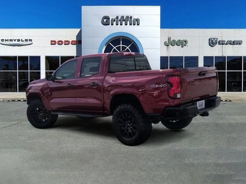 Used 2025 Chevrolet Colorado W/T w/ WT Custom Package AWD/4WD image 9