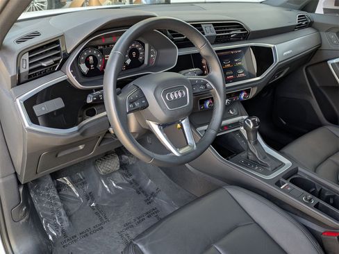 Used 2022 Audi Q3 2.0T Premium w/ Convenience Package image 15