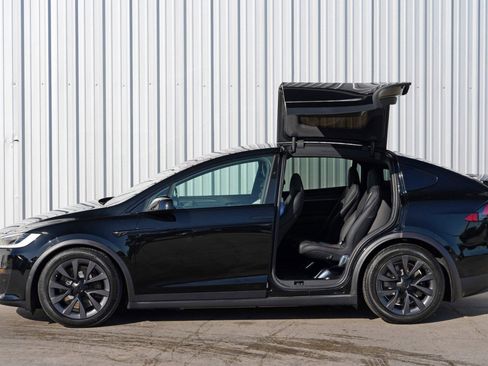 Used 2022 Tesla Model X image 50