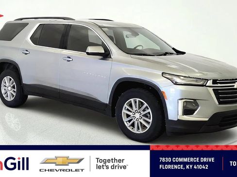 Used 2023 Chevrolet Traverse LT FWD image 1