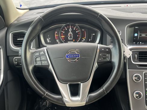 Used 2017 Volvo S60 T5 Inscription Platinum w/ Climate Package AWD/4WD image 17