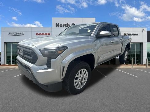 Used 2024 Toyota Tacoma SR5 w/ SR5 Upgrade Package AWD/4WD image 5
