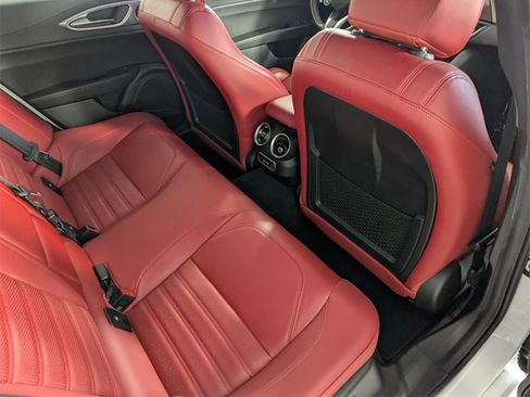 Used 2024 Alfa Romeo Giulia Veloce image 28