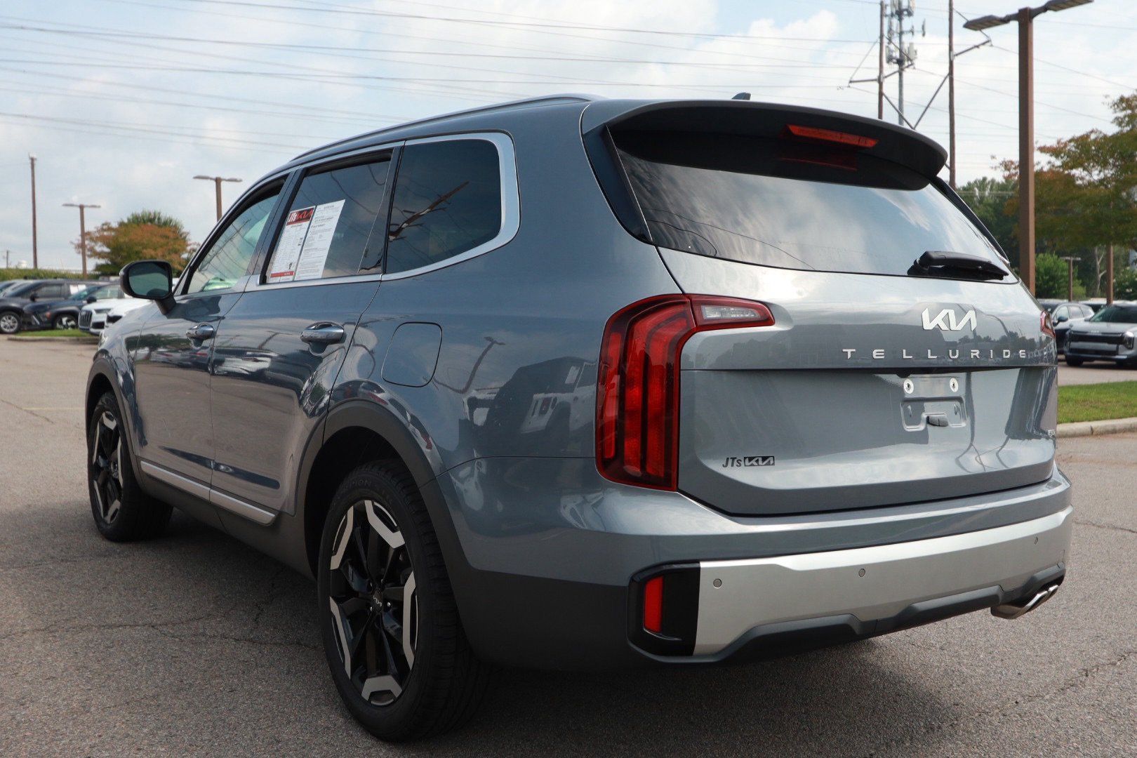 Used 2024 Kia Telluride S w/ S Sunroof Package AWD/4WD image 3