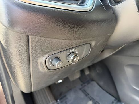 Used 2020 Chevrolet Equinox LT AWD/4WD image 18