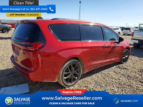 Used 2024 Chrysler Pacifica Touring-L w/ Uconnect Theater Family Group image 4