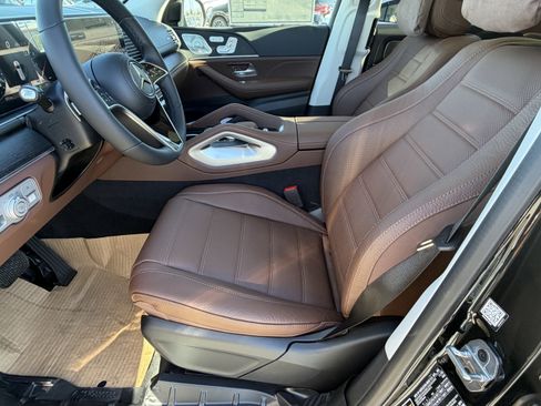 New 2026 Mercedes-Benz GLS 450 4MATIC image 18