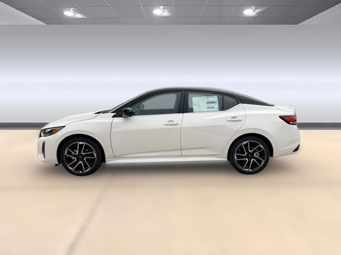 New 2025 Nissan Sentra SR image 2